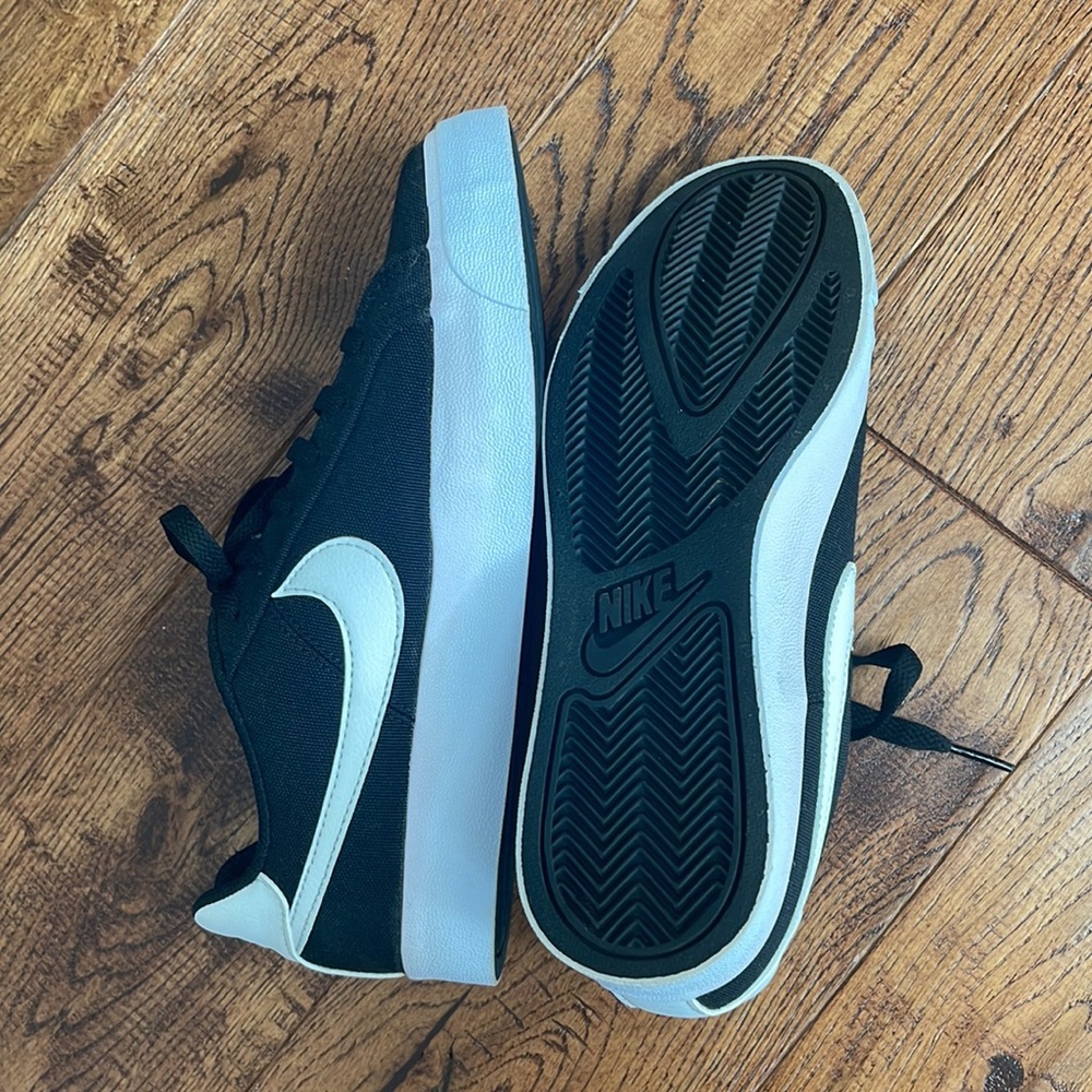 Nike Shoes - Picture 2 of 5